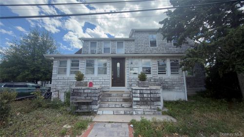 1-10 Greenwich Ave, Bayville, NY, 11709-2317 | Card Image