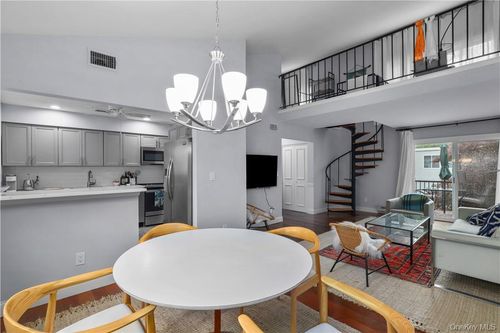 eb3-208 Harris Rd, Bedford Hills, NY, 10507-2125 | Card Image