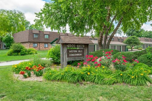 1-4633 Woodland Ave, West Des Moines, IA, 50266-1761 | Card Image