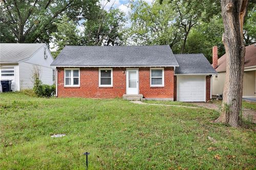 7406 Tracy Ave, Kansas City, MO, 64131-1736 | Card Image