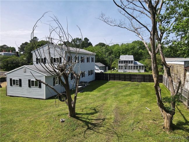 Large privacy fenced rear yard | Image 39