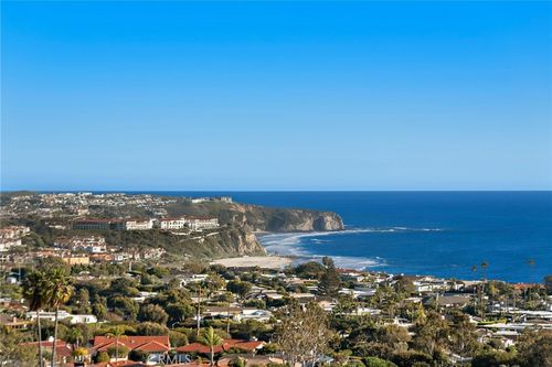 10 Vista De San Clemente, Laguna Beach, CA, 92651-6753 | Card Image