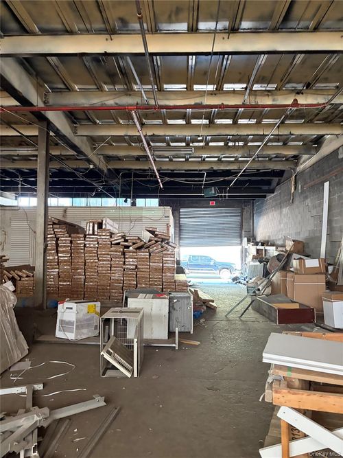 31-49 Higgins St, Flushing, NY, 11354-2503 | Card Image