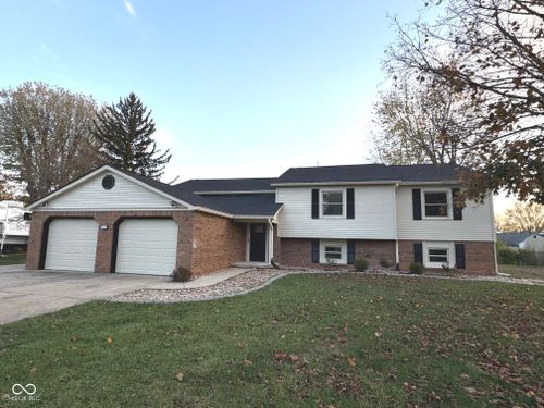 645 Queenswood Drive, Indianapolis, IN, 46217 | Card Image