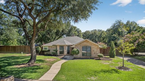 2205 Morriss Ct, Flower Mound, TX, 75028-1906 | Card Image