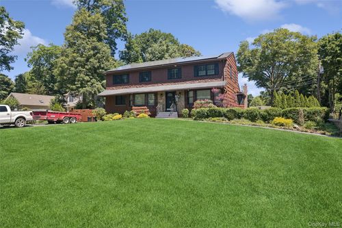 14 Loft Rd, Smithtown, NY, 11787-4116 | Card Image