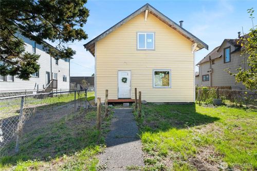 515 W 1st St, Aberdeen, WA, 98520-6006 | Card Image