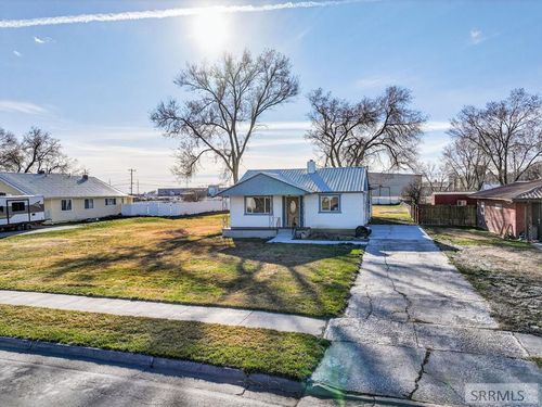570 S Park Ave, Shelley, ID, 83274-1434 | Card Image