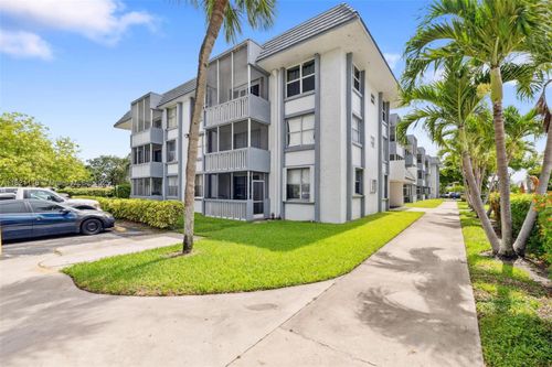 apt-c310-6705 Nw 169th St, Hialeah, FL, 33015-4223 | Card Image