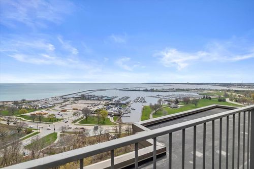1d-1919 N Summit Avenue, Milwaukee, WI, 53202 | Card Image