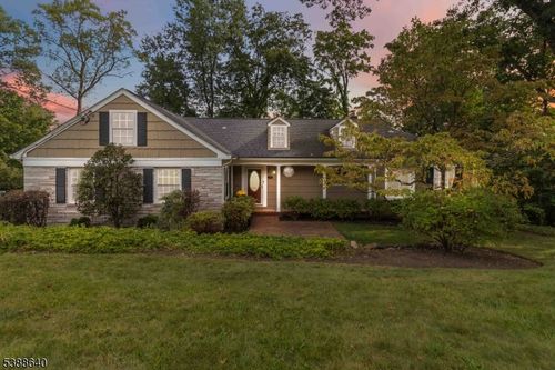 23 Colonial Dr, Morristown, NJ, 07960-4727 | Card Image