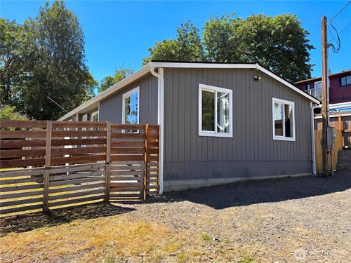 6589 Ne Center St, Suquamish, WA, 98392-9737 | Card Image