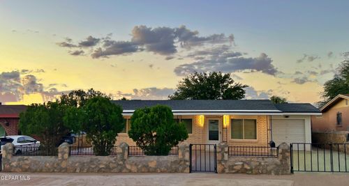 7531 Wilcox Dr, El Paso, TX, 79915-1623 | Card Image