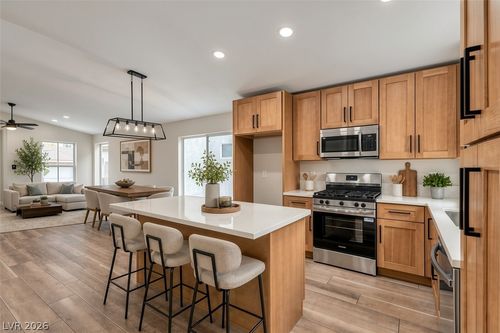 2139 Chapman Ranch Dr, Henderson, NV, 89012-2561 | Card Image