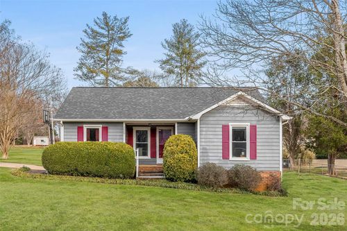 2600 Castlewood Dr, Gastonia, NC, 28056-7766 | Card Image