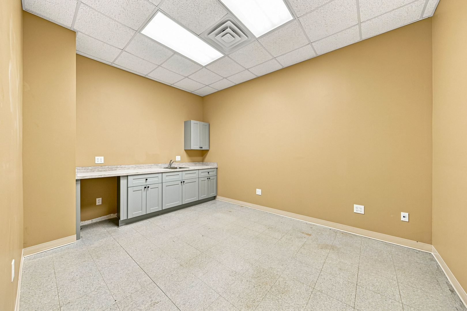 Commercial Lease in Bettendorf 3