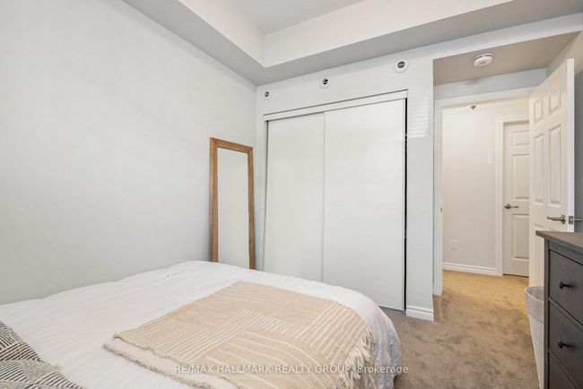814 Mikinak Rd, Condo with 2 bedrooms, 1 bathrooms and 1 parking in Ottawa ON | Image 11
