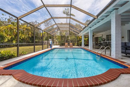 10130 Sw 70th Ave, Pinecrest, FL, 33156-3230 | Card Image