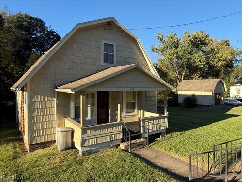 420 Marrtown Rd, Parkersburg, WV, 26101-5416 | Card Image