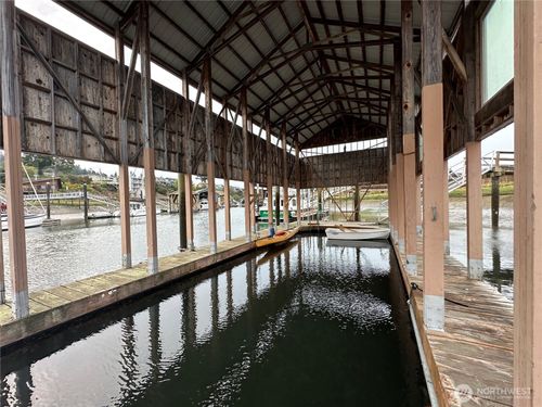 8121 Sandy Hook Ter, Clinton, WA, 98236-8922 | Card Image