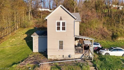 1016 Collins Memorial Dr, Chester, WV, 26034-1331 | Card Image