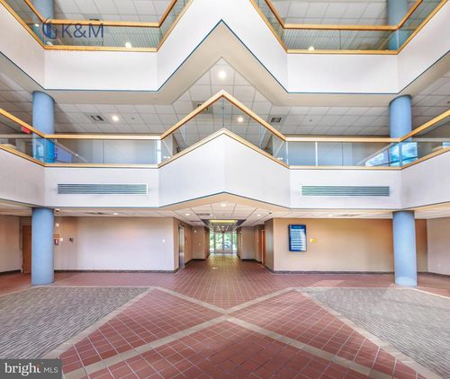 200-21495 Ridgetop Cir, STERLING, VA, 20166-6512 | Card Image