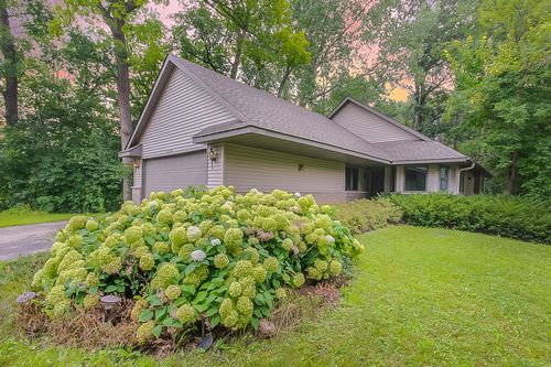15153 Cates Lake Dr, Prior Lake, MN, 55372-2138 | Card Image
