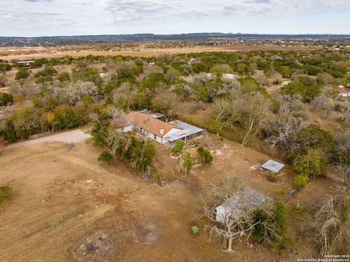 213 Verde Hills Dr, Center Point, TX, 78010-3513 | Card Image