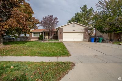 3236 W New World Dr S, House other with 5 bedrooms, 3 bathrooms and 2 parking in West Jordan UT | Image 3