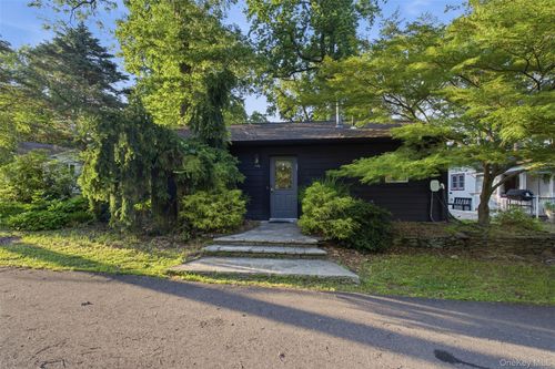 126 New Valley Rd, New City, NY, 10956-1522 | Card Image