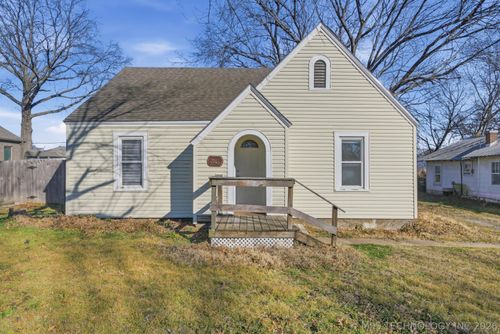 1910 S Johnstone Ave, Bartlesville, OK, 74003-6126 | Card Image