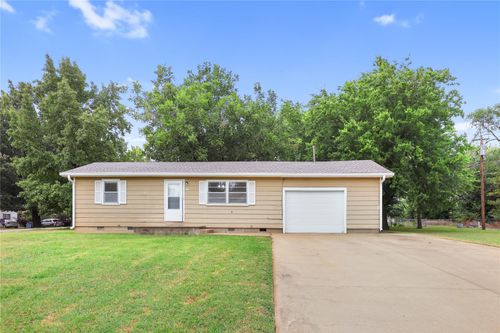 901 Se 1st St, Pryor, OK, 74361-4800 | Card Image