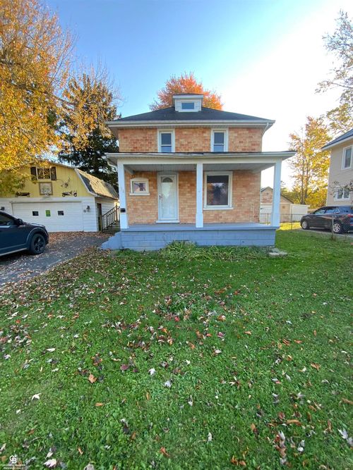 114 Ward St, Croswell, MI, 48422-1135 | Card Image