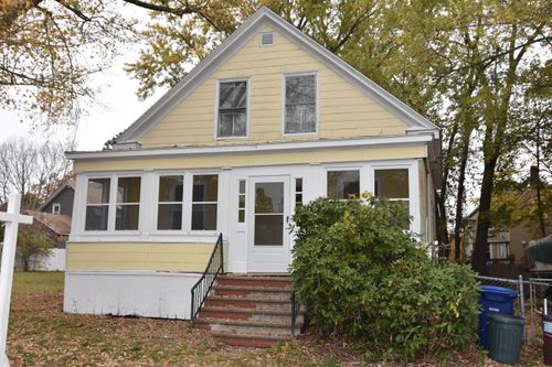 11 Chestnut Street, South Portland, ME, 04106 | Card Image