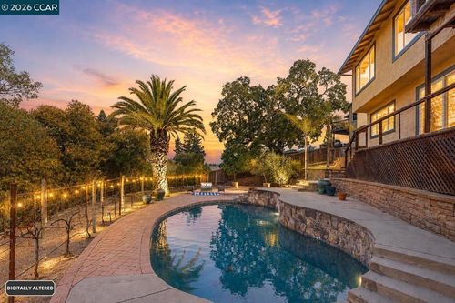 61 Saint Thomas Ln, Pleasant Hill, CA, 94523-1166 | Card Image