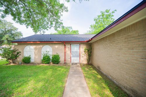 7603 Wovenwood Ln, Houston, TX, 77041-1562 | Card Image