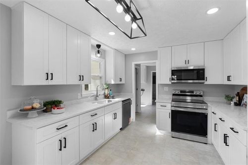 11 Ridgeview Dr Se, Silver Creek, GA, 30173-2327 | Card Image