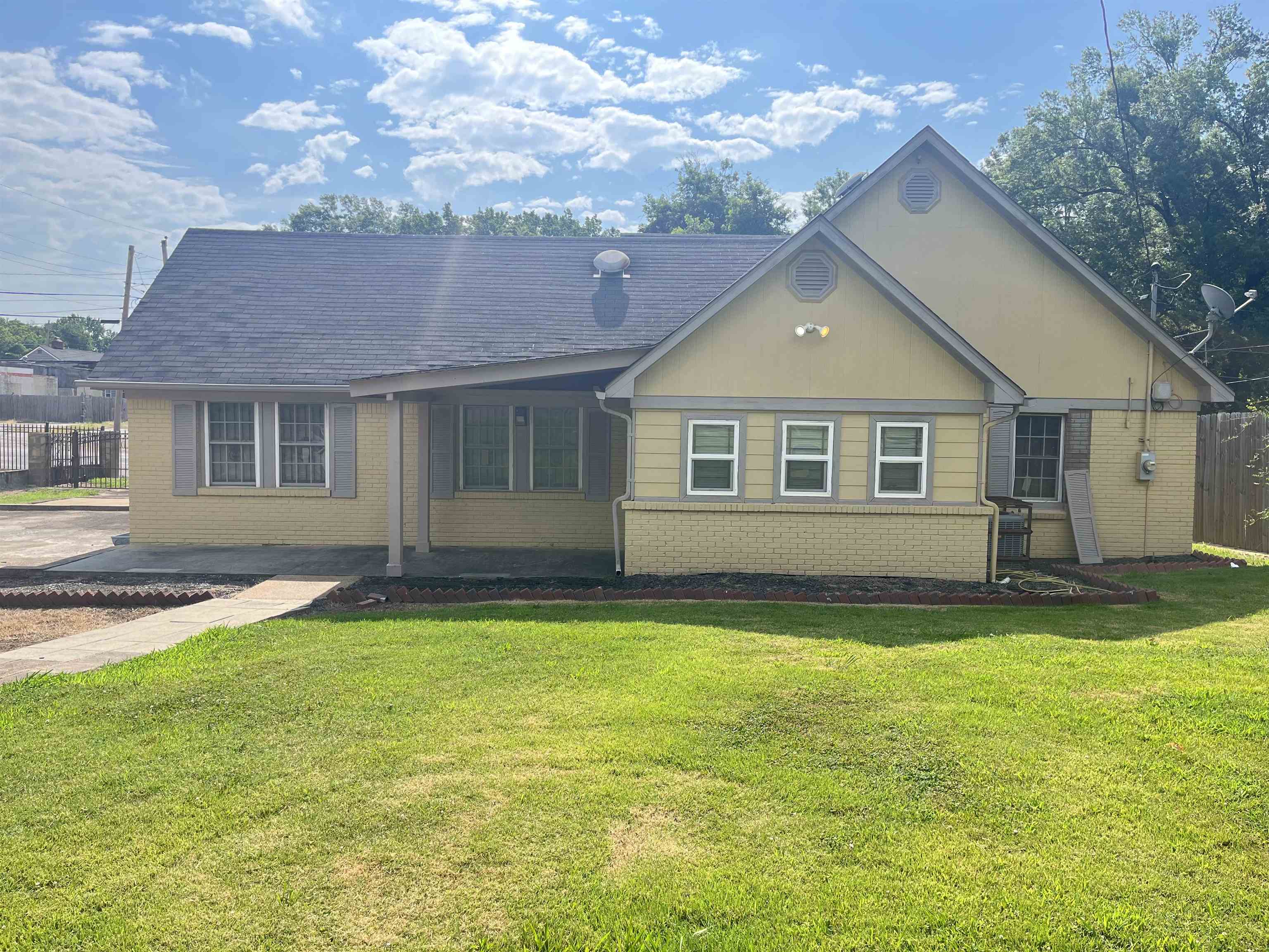 Semmes St, Memphis, TN 38111