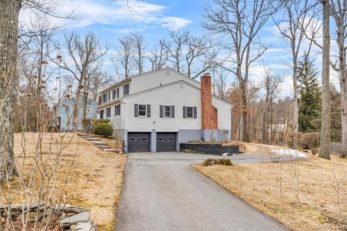 10 Leone Ct, Highland Mills, NY, 10930-3113 | Card Image