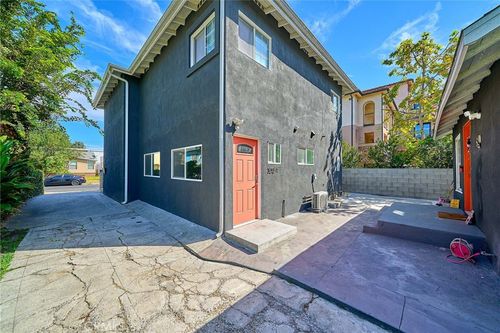 3013 W West View Street, Los Angeles, CA, 90016 | Card Image
