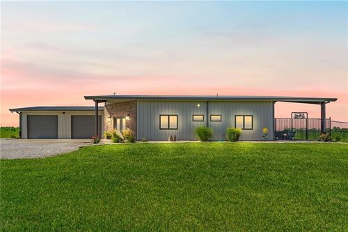 1482 N 300th Rd, Baldwin City, KS, 66006-7225 | Card Image