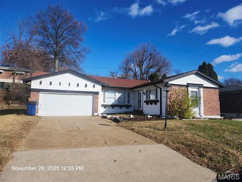 11630 New Halls Ferry Rd, Florissant, MO, 63033-6924 | Card Image