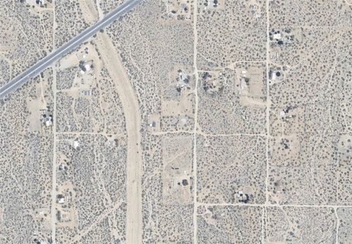 9176 Rose Eden Dr, Morongo Valley, CA, 92256-9462 | Card Image