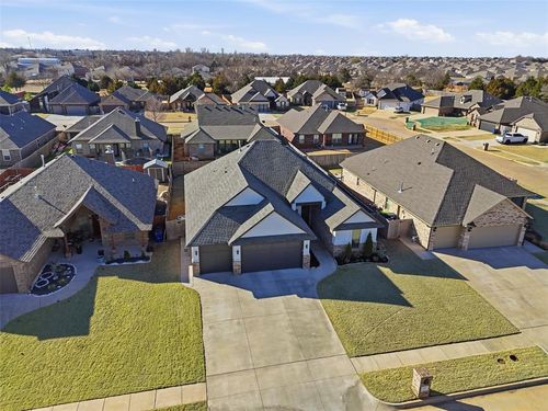 1820 W Trout Way, Mustang, OK, 73064-6459 | Card Image