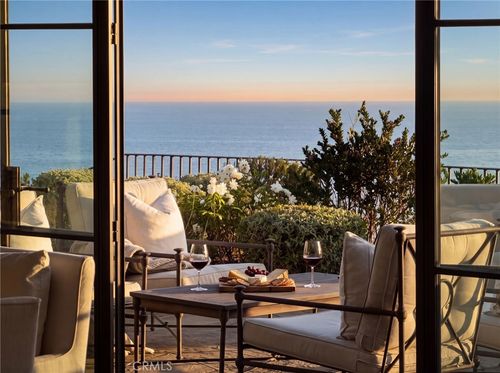 425 Panorama Dr, Laguna Beach, CA, 92651-1240 | Card Image