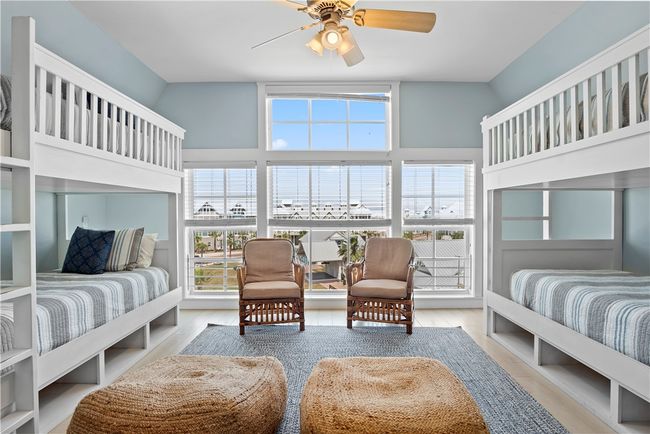 3-304 - 140 Social Cir, Condo with 3 bedrooms, 3 bathrooms and null parking in Port Aransas TX | Image 21