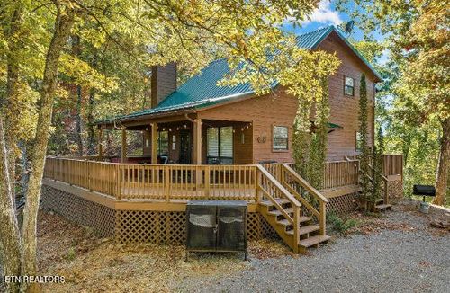 3334 Bear Mountain Ln, Sevierville, TN, 37876-6544 | Card Image