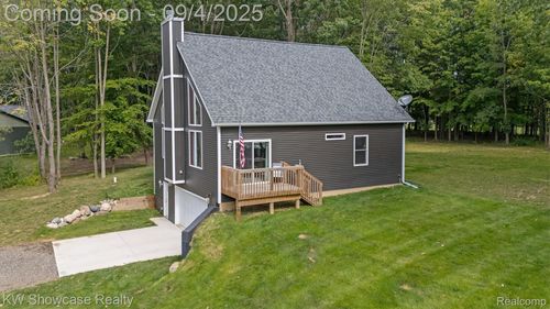 9760 Copper Ridge Dr, Fowlerville, MI, 48836-7720 | Card Image