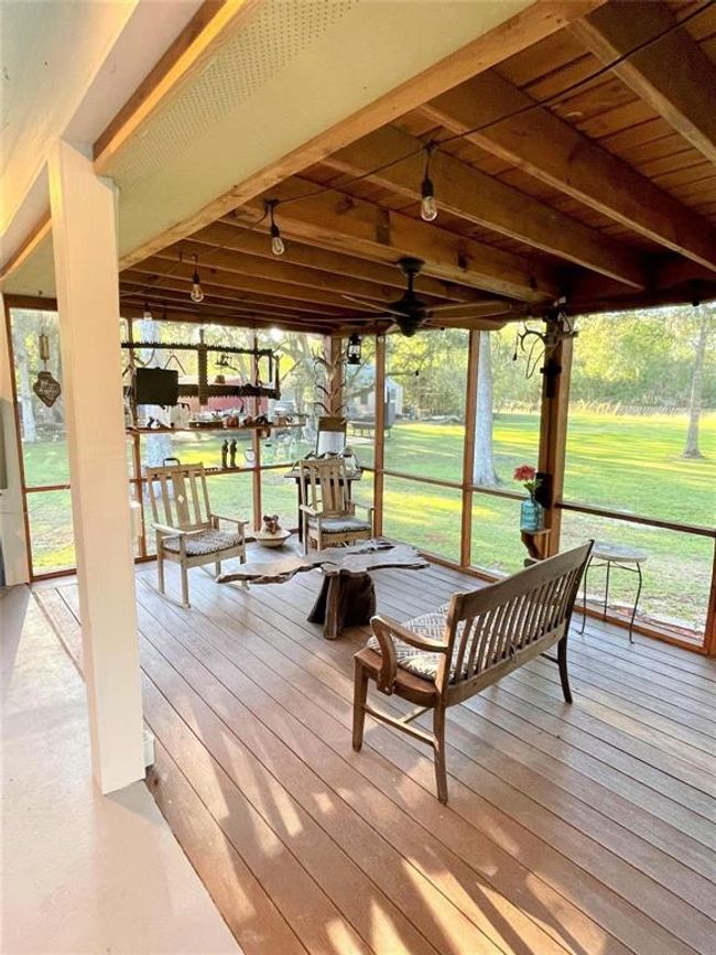 Screened in back porch | Image 29