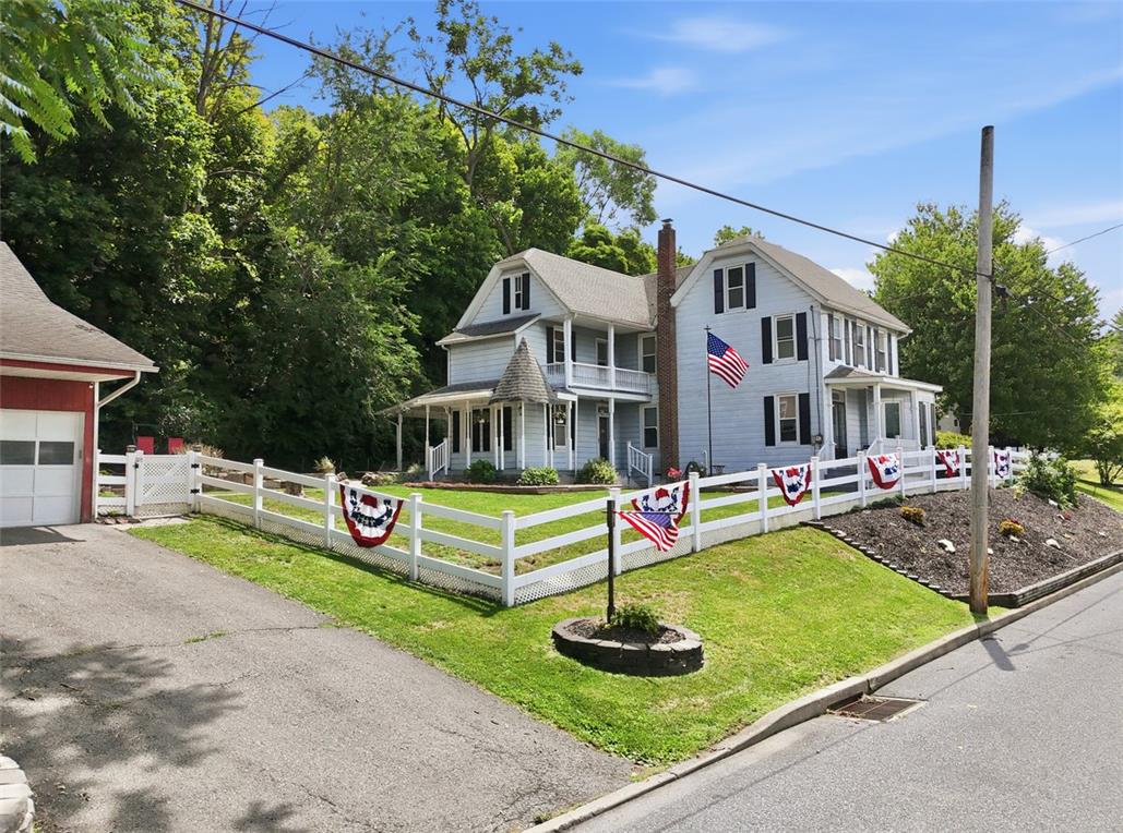 Residential in Walnutport Boro 2